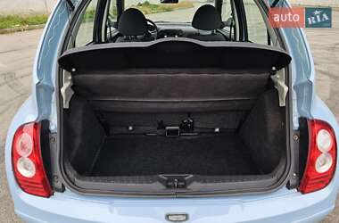 Хэтчбек Nissan Micra 2005 в  фото 21 Хэтчбек Nissan Micra 2005 в