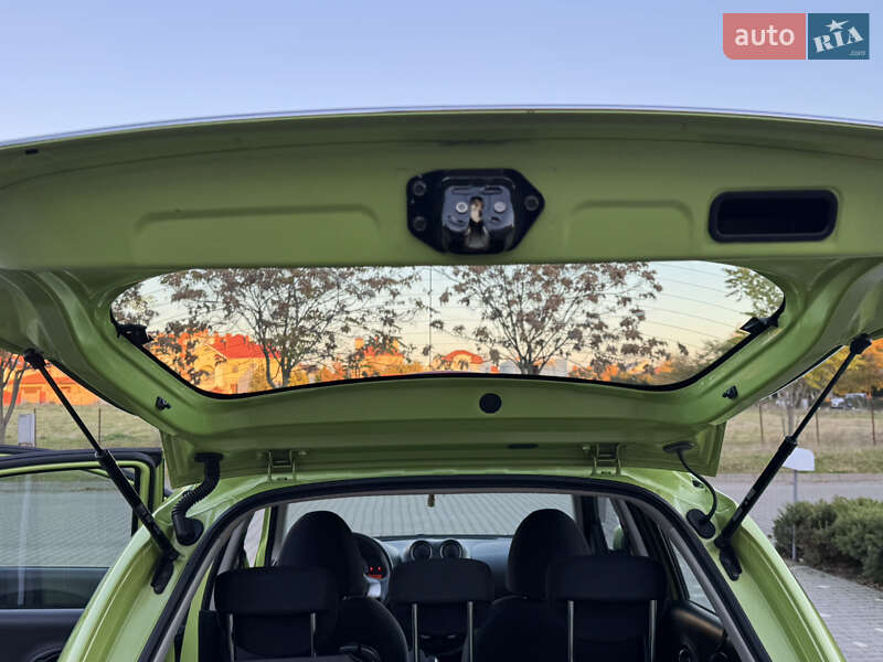 Хетчбек Nissan Micra 2013 в Одесі