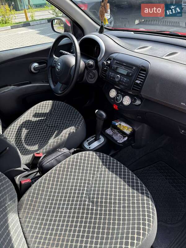 Хэтчбек Nissan Micra 2005 в Яготине