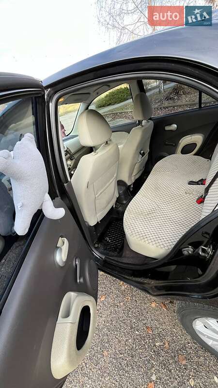 Хэтчбек Nissan Micra 2006 в Запорожье