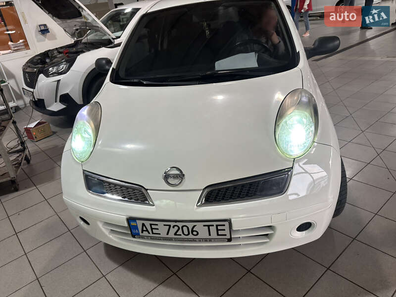 Хэтчбек Nissan Micra 2009 в Днепре
