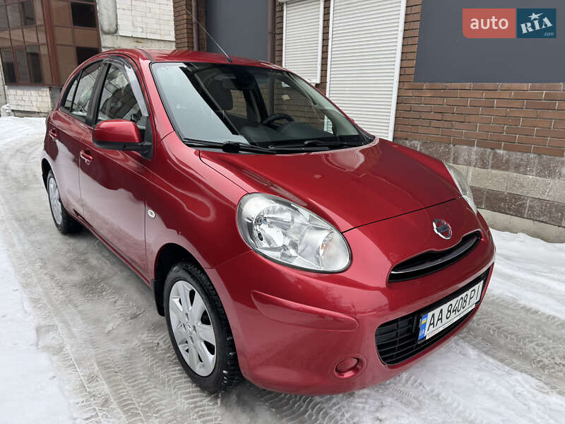 Хэтчбек Nissan Micra 2015 в Киеве