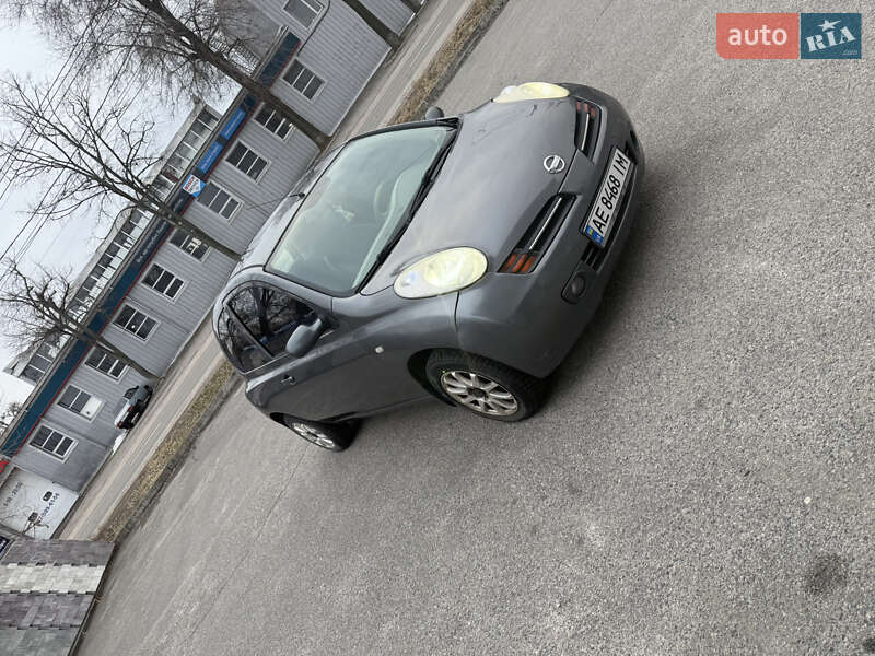 Хэтчбек Nissan Micra 2003 в Днепре