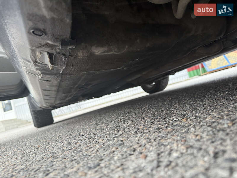 Хэтчбек Nissan Micra 2003 в Днепре