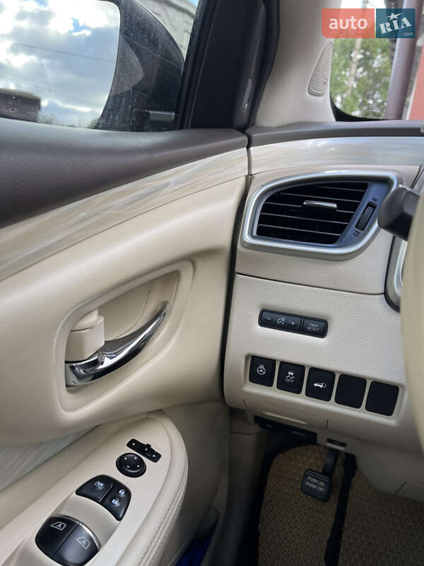 Внедорожник / Кроссовер Nissan Murano 2016 в Днепре