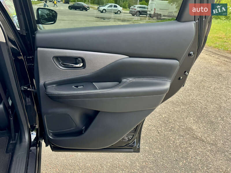 Позашляховик / Кросовер Nissan Murano 2019 в Києві