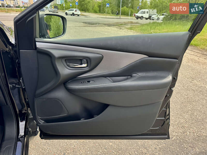 Позашляховик / Кросовер Nissan Murano 2019 в Києві