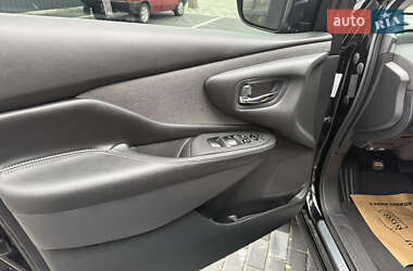 Позашляховик / Кросовер Nissan Murano 2020 в  фото 40 Позашляховик / Кросовер Nissan Murano 2020 в