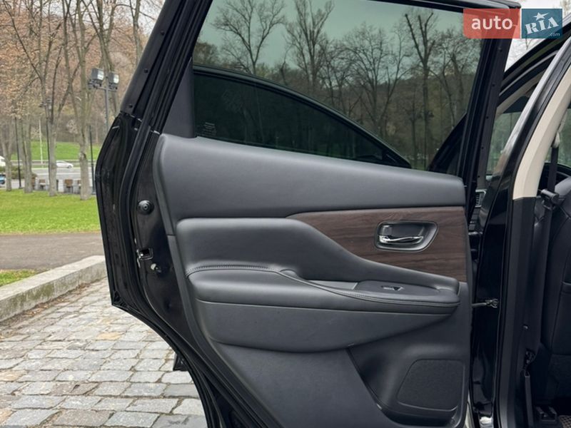 Позашляховик / Кросовер Nissan Murano 2019 в Києві