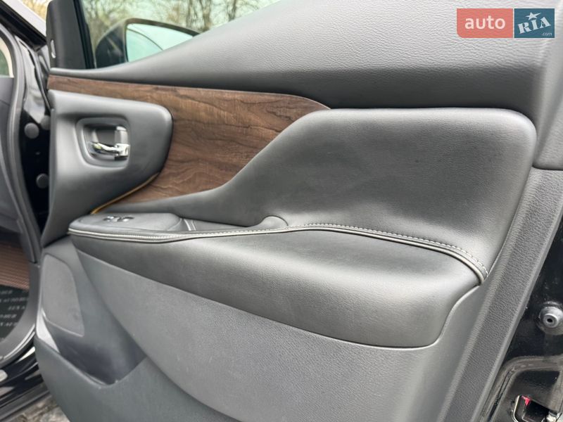 Позашляховик / Кросовер Nissan Murano 2019 в Києві