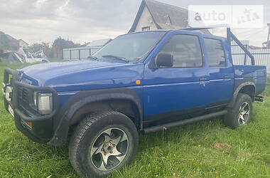 Позашляховик / Кросовер Nissan Navara 1997 в Яремчі