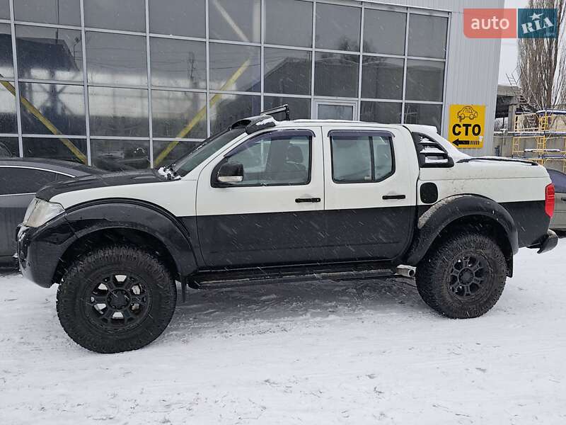 Пикап Nissan Navara 2010 в Киеве