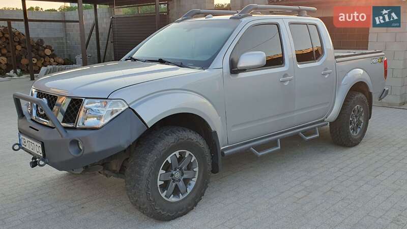 Пикап Nissan Navara 2017 в Киеве