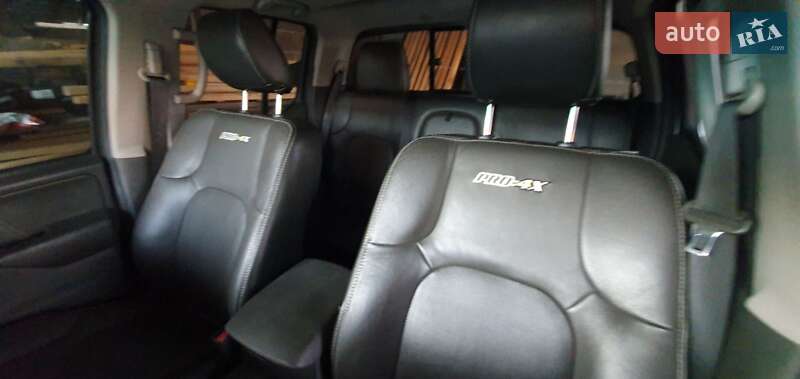 Пикап Nissan Navara 2017 в Киеве