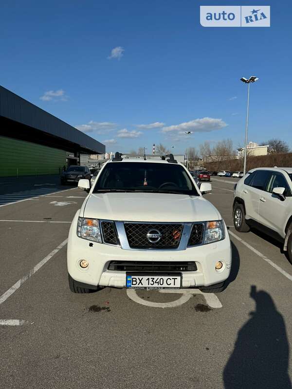 Пікап Nissan Navara 2011 в Києві