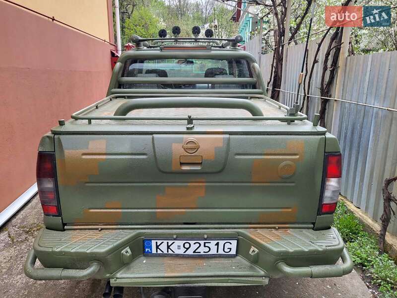 Пікап Nissan Navara 2003 в Києві