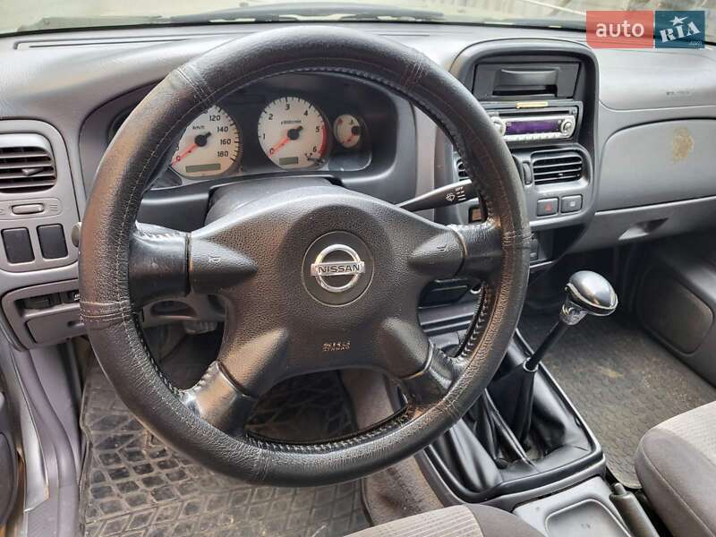 Пікап Nissan Navara 2003 в Києві