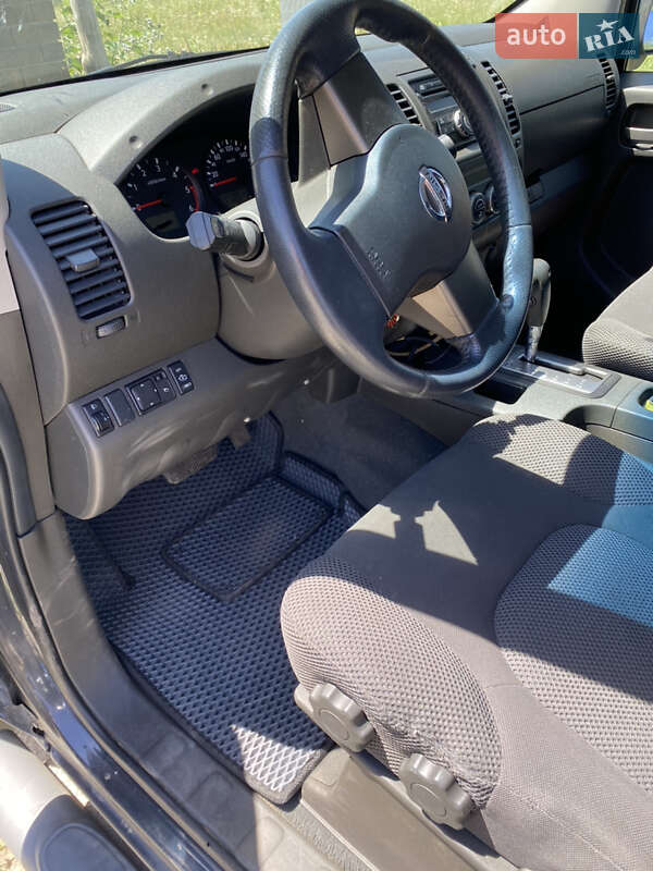 Пікап Nissan Navara 2007 в Полтаві