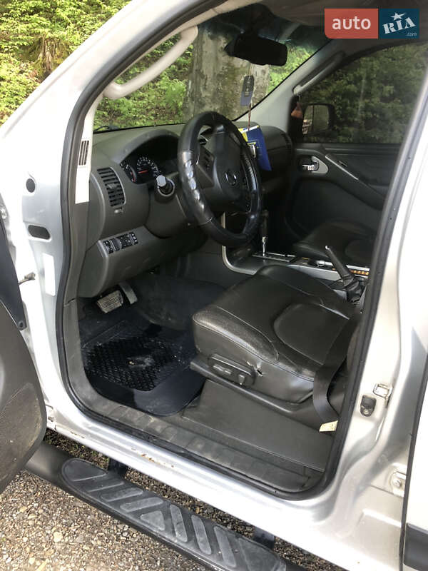 Пікап Nissan Navara 2006 в Міжгір'ї