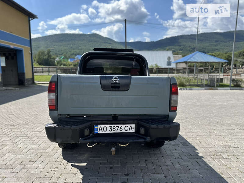 Пікап Nissan Navara 2003 в Міжгір'ї