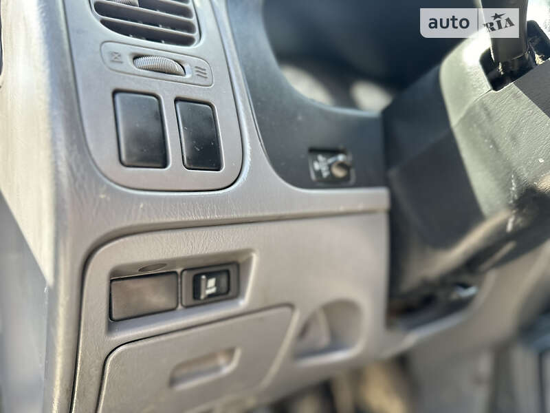 Пікап Nissan Navara 2003 в Міжгір'ї