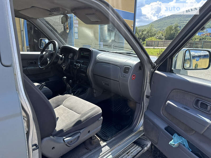 Пікап Nissan Navara 2003 в Міжгір'ї
