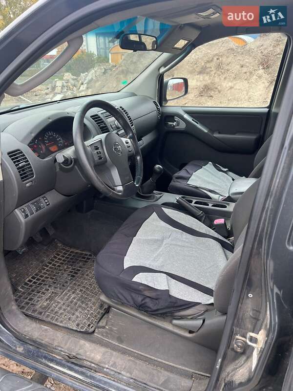 Пикап Nissan Navara 2006 в Ивано-Франковске