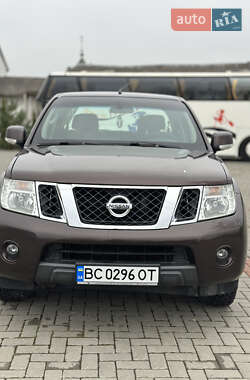 Пікап Nissan Navara 2013 в Золочеві