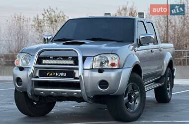 Пикап Nissan Navara 2002 в Киеве