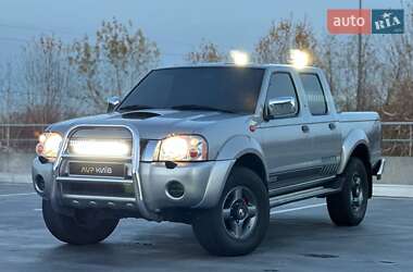 Пикап Nissan Navara 2002 в Киеве