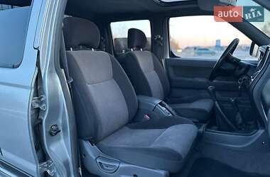 Пикап Nissan Navara 2002 в Киеве