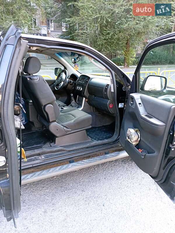 Пікап Nissan Navara 2012 в Запоріжжі