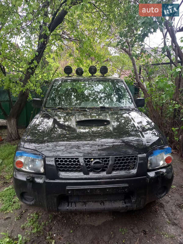 Nissan Navara 2003
