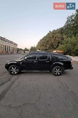 Пикап Nissan Navara 2007 в Одессе