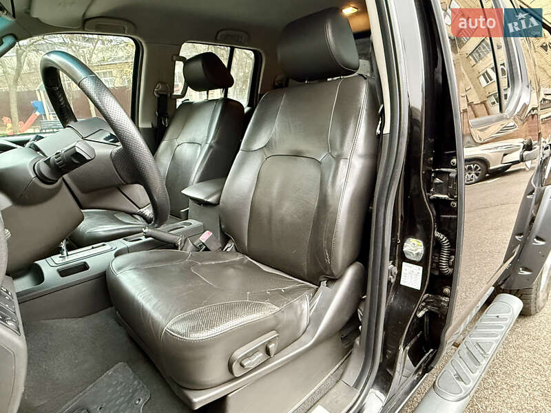 Позашляховик / Кросовер Nissan Navara 2007 в Києві