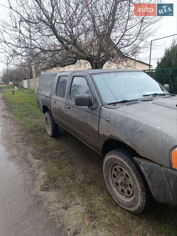 Пикап Nissan Navara 2010 в Васильковке