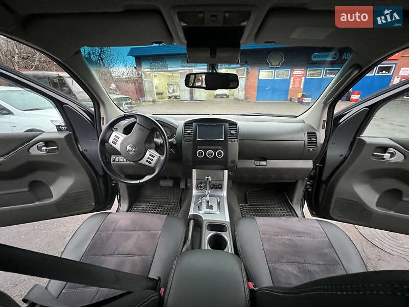 Пікап Nissan Navara 2012 в Хмільнику