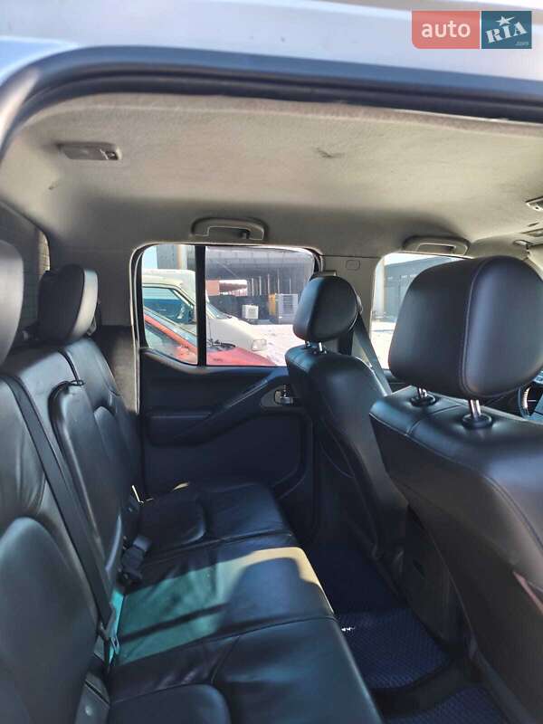 Пикап Nissan Navara 2008 в Киеве