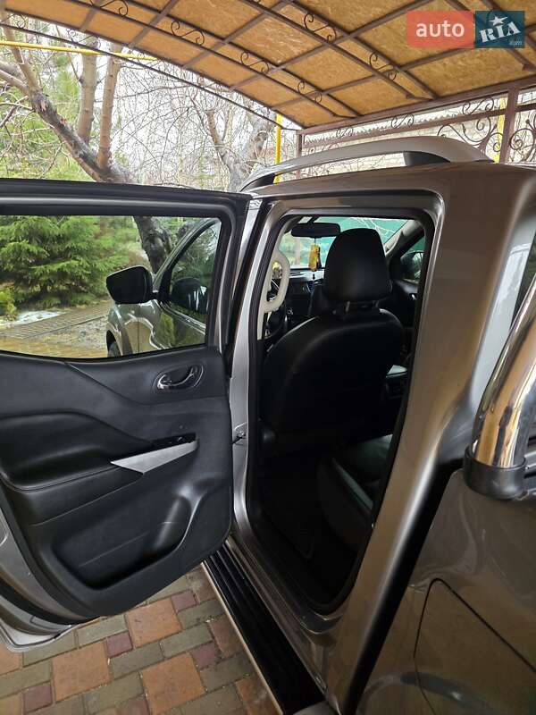 Пикап Nissan Navara 2019 в Запорожье