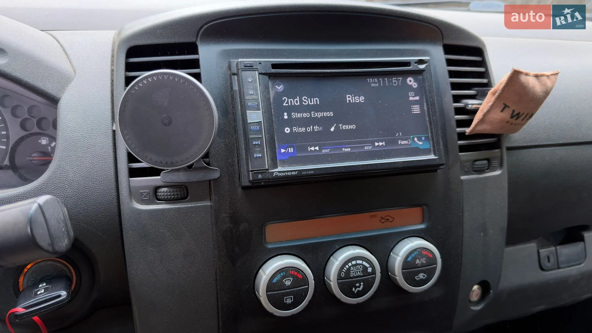 2015 Nissan Navara (Frontier) - мініатюра 13