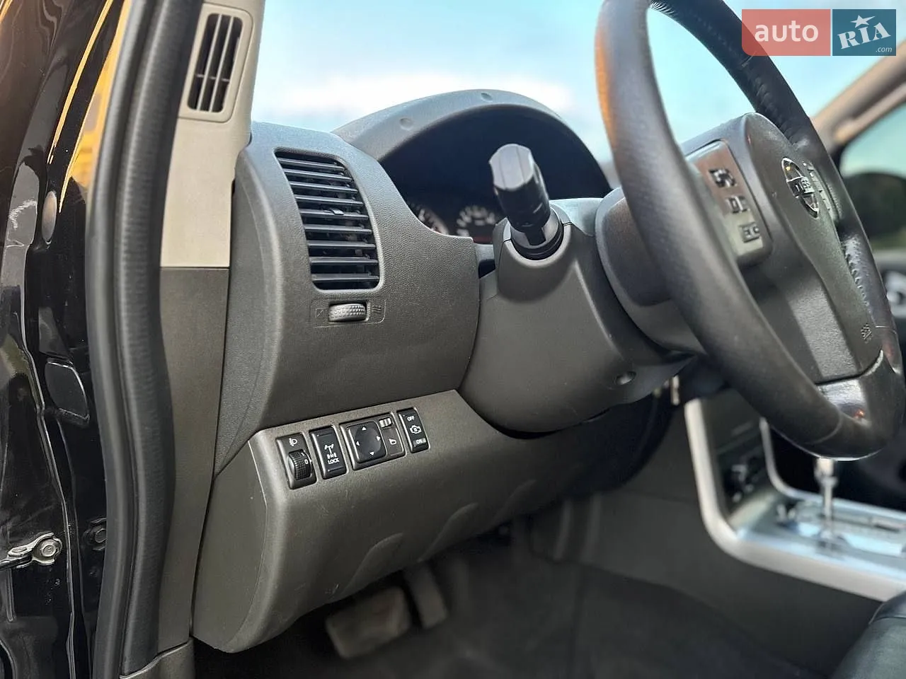 2010 Nissan Navara (Frontier) - мініатюра 10