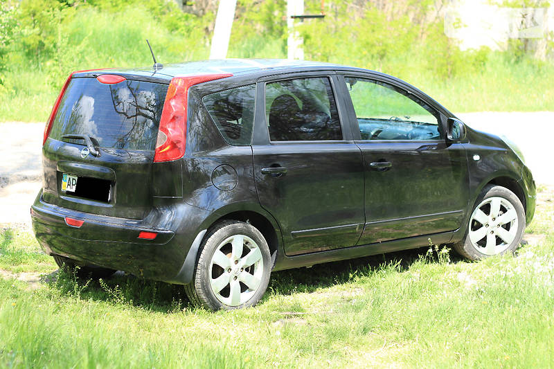 Хэтчбек Nissan Note 2008 в Мелитополе