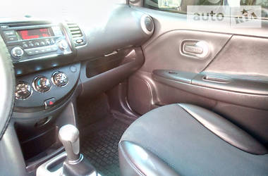 Хэтчбек Nissan Note 2012 в 