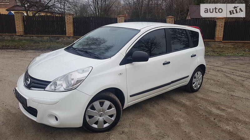 Хетчбек Nissan Note 2011 в 