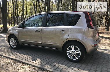 Хетчбек Nissan Note 2011 в 