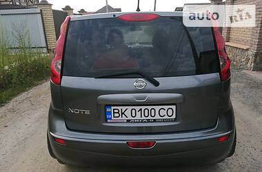 Хетчбек Nissan Note 2010 в 