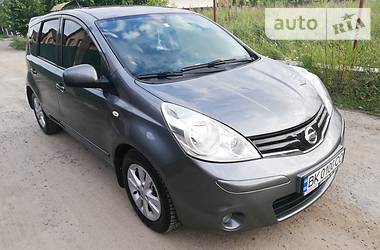 Хетчбек Nissan Note 2010 в 