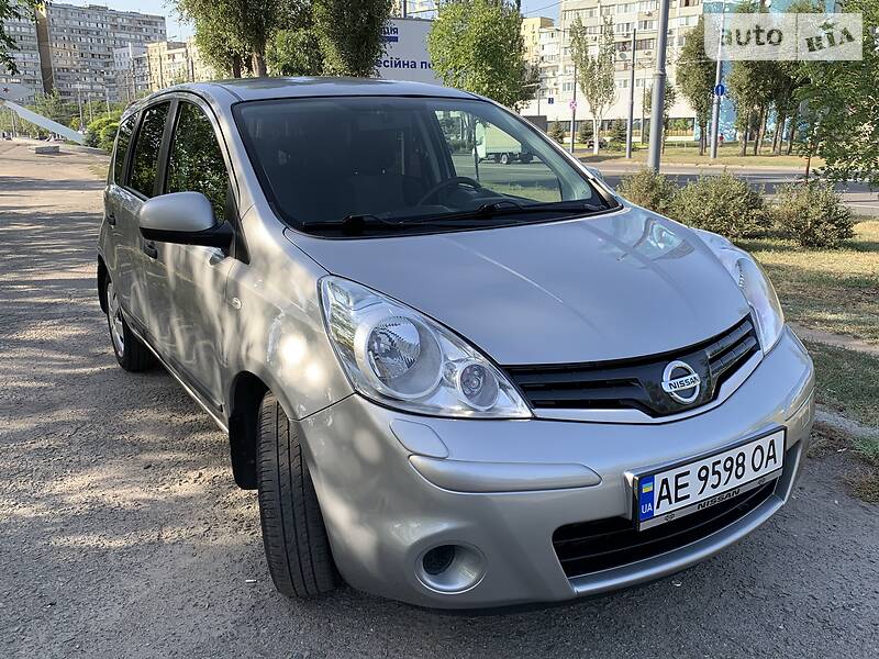 Хетчбек Nissan Note 2013 в Дніпрі