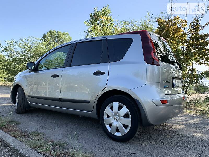 Хетчбек Nissan Note 2013 в Дніпрі