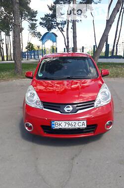 Хэтчбек Nissan Note 2013 в Вараше